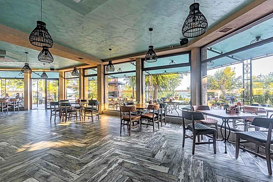 Lecardo Hotel