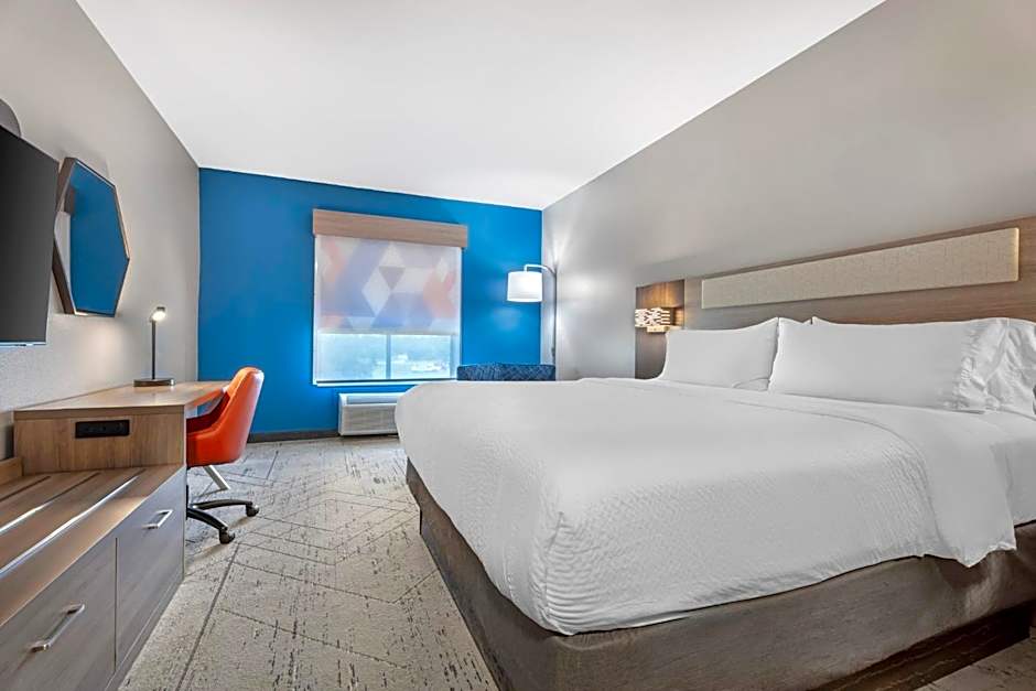 Holiday Inn Express and Suites Beeville By IHG