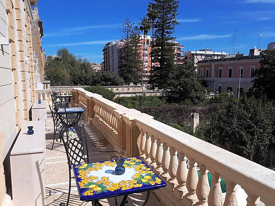 Dimora Charleston Lecce parcheggio privato in loco gratis