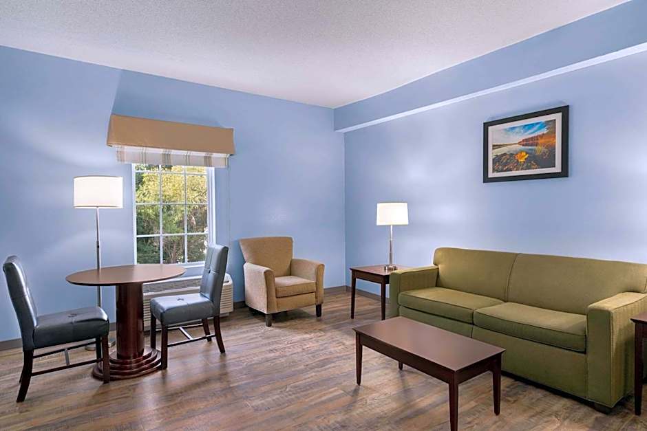 Baymont by Wyndham Henderson Oxford