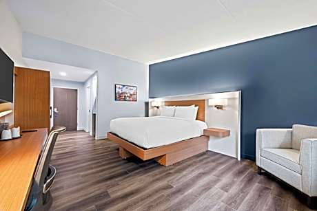 Large King Room - Non-Smoking