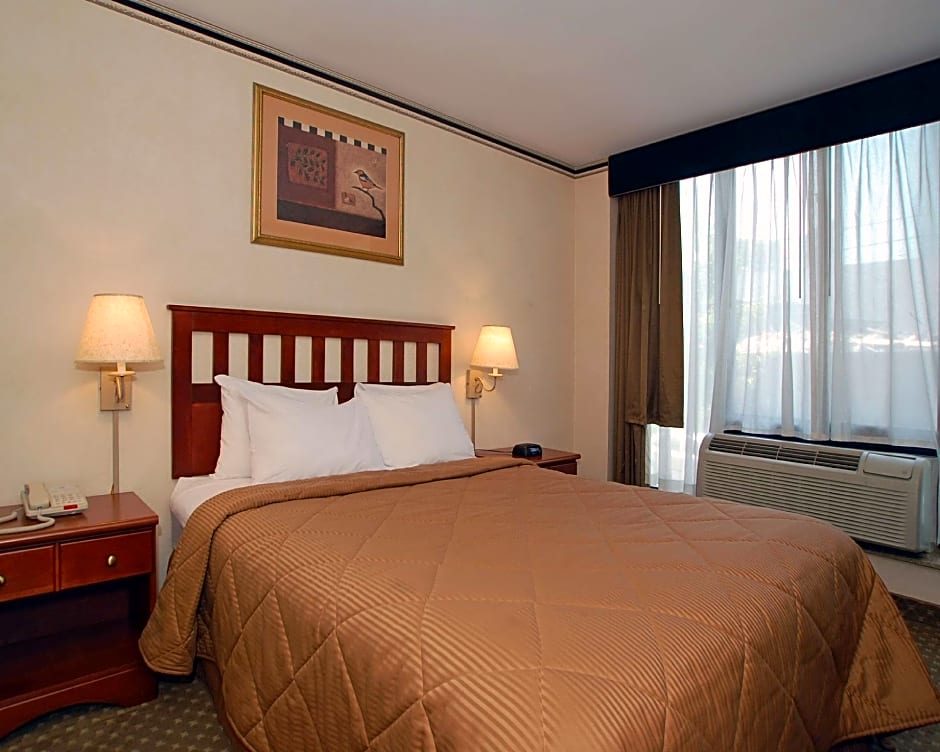 Red Lion Inn & Suites Long Island City