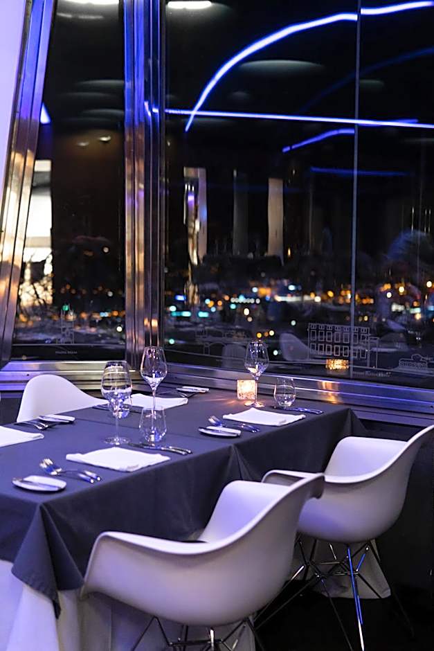 SKY SUITE HOTEL