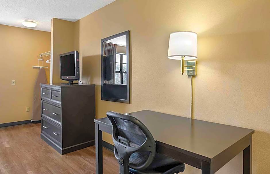 Extended Stay America Suites - St. Petersburg - Clearwater - Executive Dr.