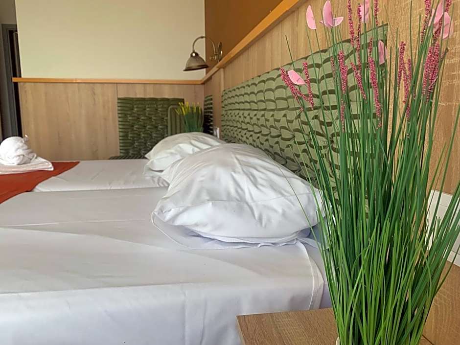 Várfal Wellness Panzió