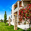 Golden Bay Apartments-Garden Haven