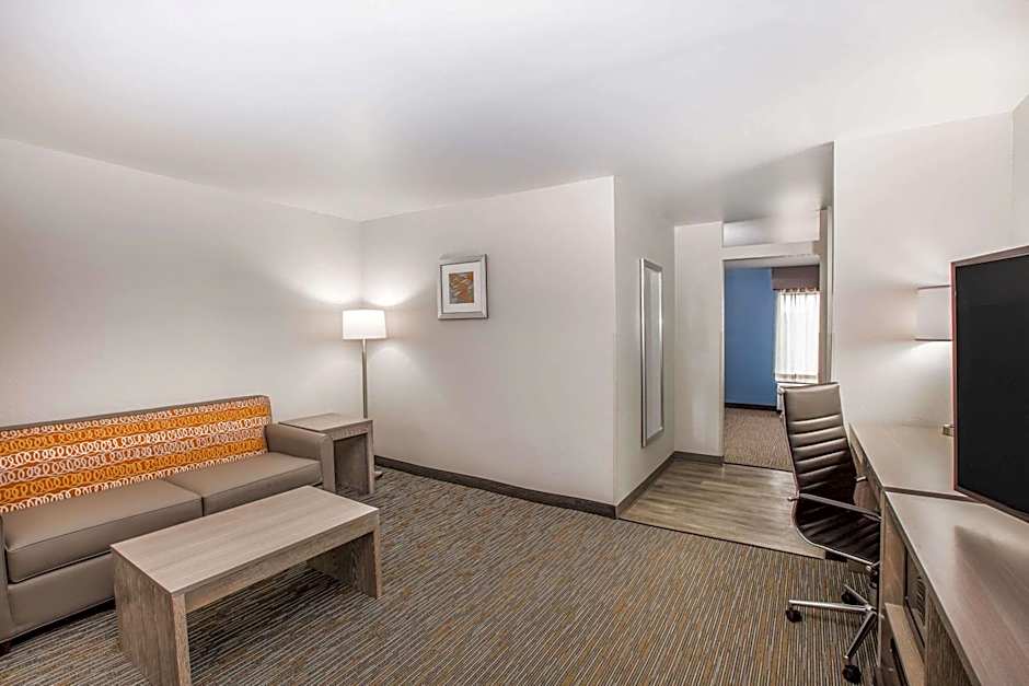 Wingate by Wyndham Louisville Airport Expo Center