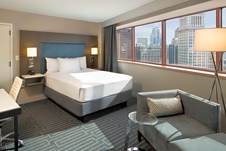 King Room with Roll-In Shower - Disability Access