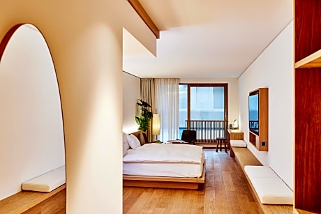 "Large" Junior Suite