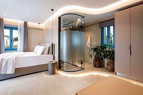 Honeymoon Suite with Plunge Pool and Sea View