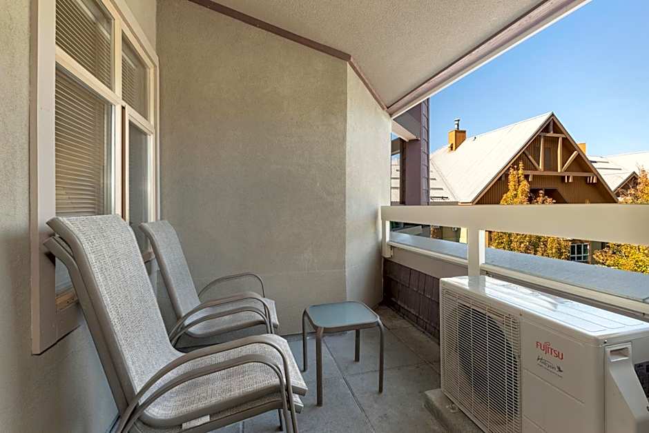 Tyndall Stone Lodge by Whiski Jack