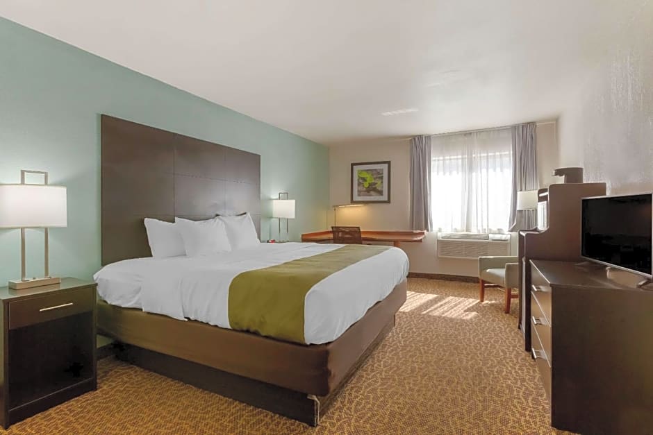 Quality Inn Alexis Rd