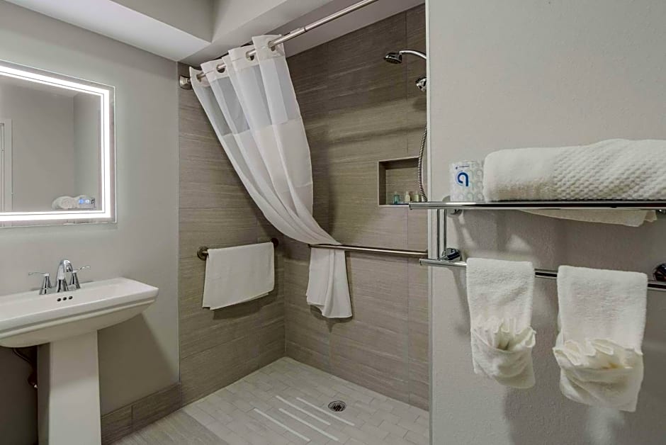 Quality Inn & Suites