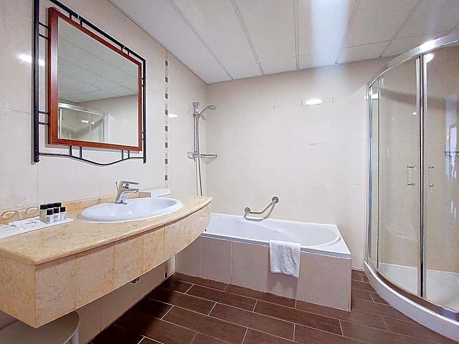 Golden Tulip Vivaldi Hotel