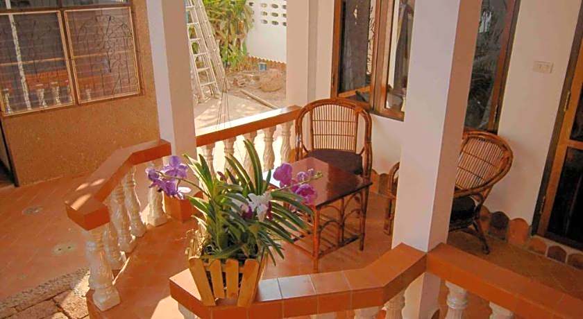 Mut Mee Garden Guest House