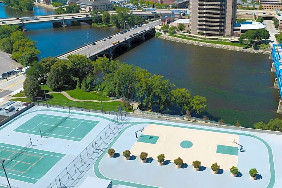 Courtyard by Marriott Grand Rapids Downtown