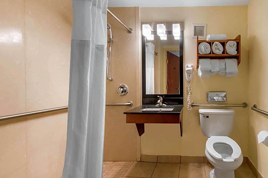 Clarion Hotel & Suites University-Shippensburg