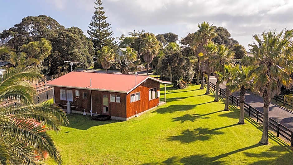 Ahipara TOP 10 Holiday Park