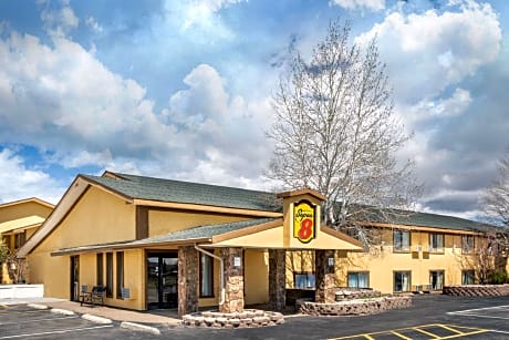 Super 8 by Wyndham Craig