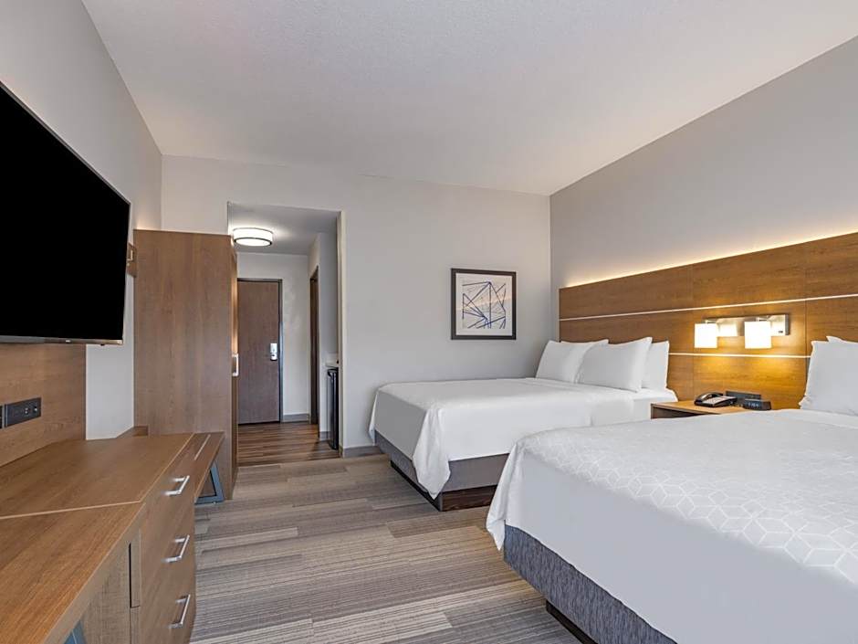 Holiday Inn Express And Suites Ruskin By IHG