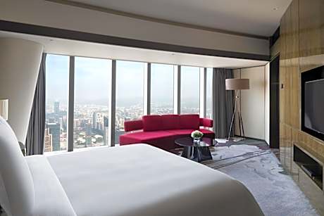 Deluxe King Suite with River View