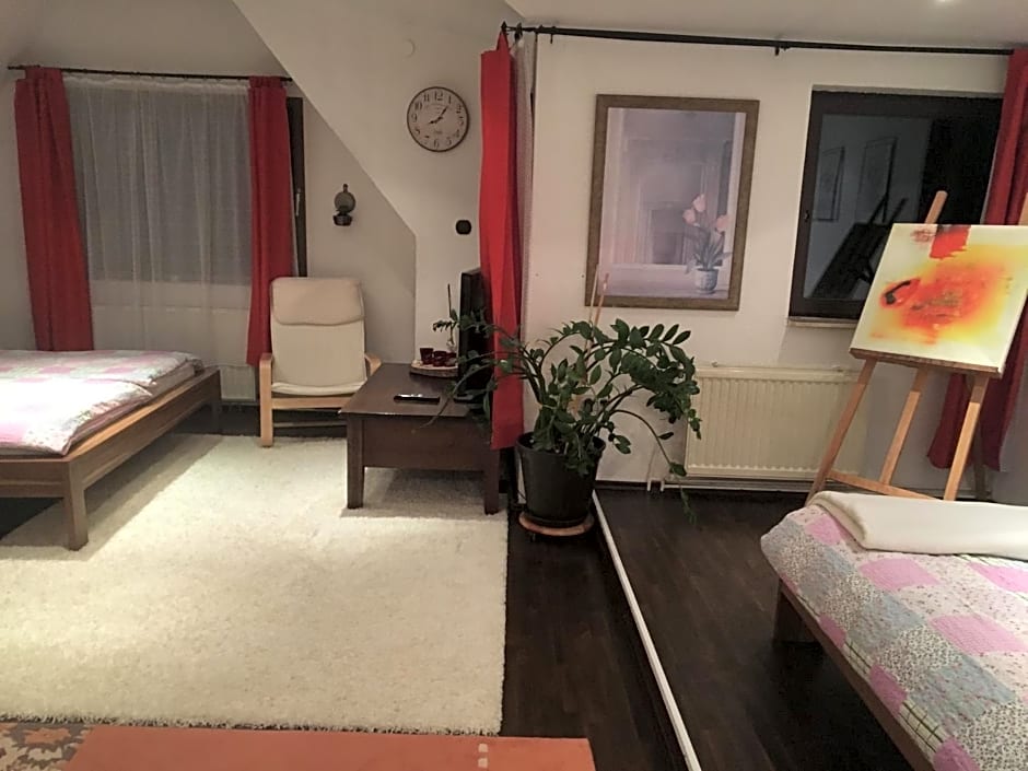 Albi Studio HH Airport – Hamburg, VA