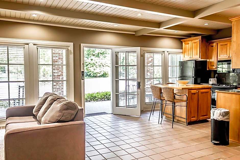 The Lodge at The Bluffs