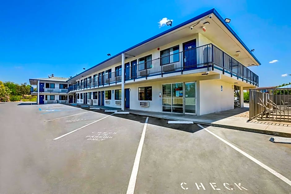 Motel 6-Red Bluff, CA
