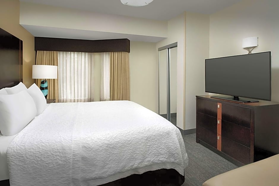 Hampton Inn By Hilton & Suites Alpharetta