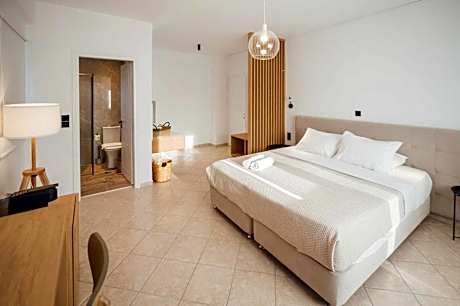 Thirsty Dog Urban Port Studios