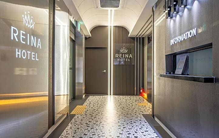 Reina Hotel