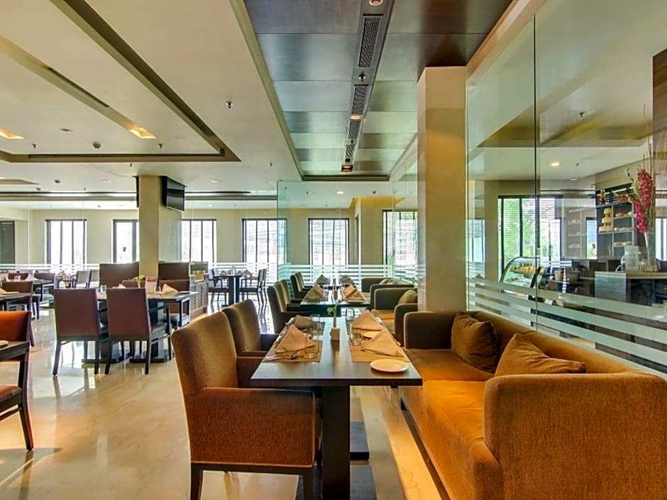 Vibe By The Lalit Traveller