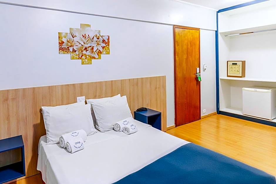 Carillon Plaza Hotel