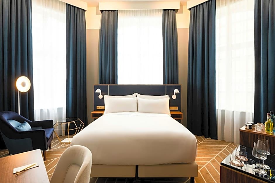Sapphire House Antwerp, Autograph Collection