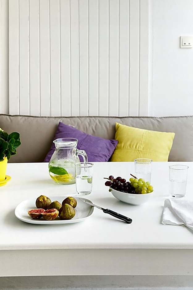 Kapetan Tasos Suites