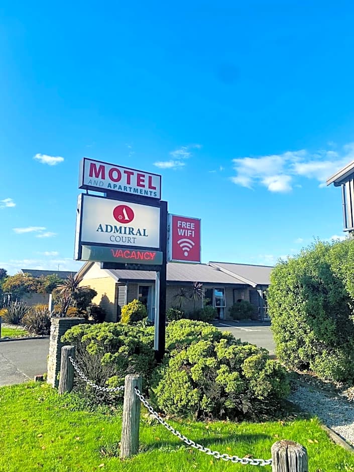 Admiral Court Motel & Apartments