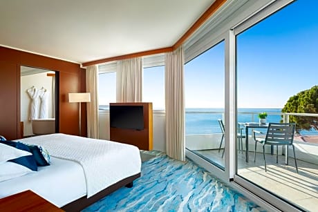Luxury Suite with Sea View