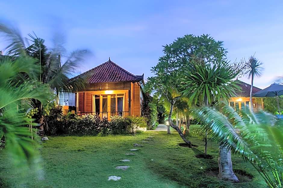D'Muncuk Huts Lembongan