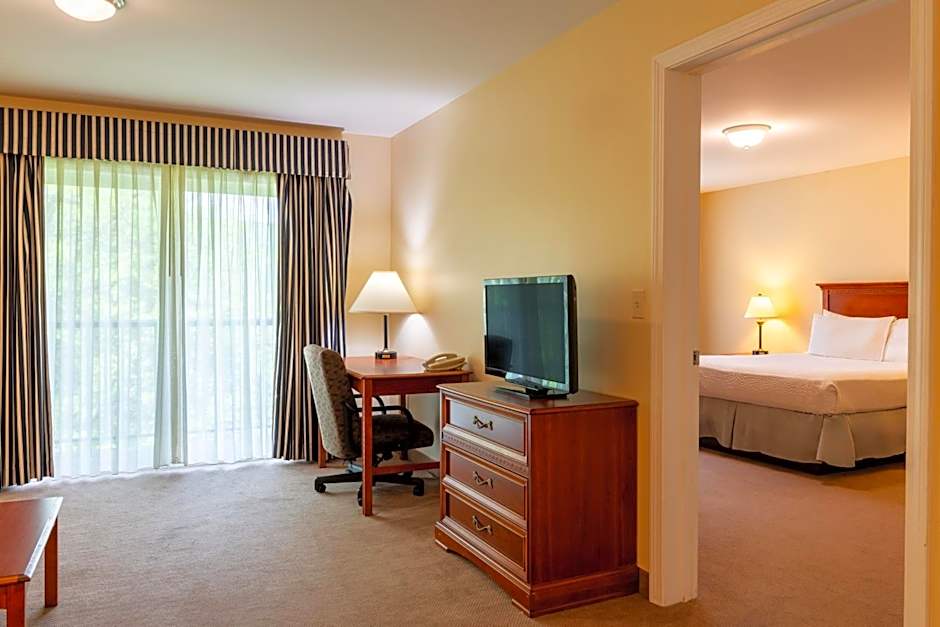 White River Inn & Suites