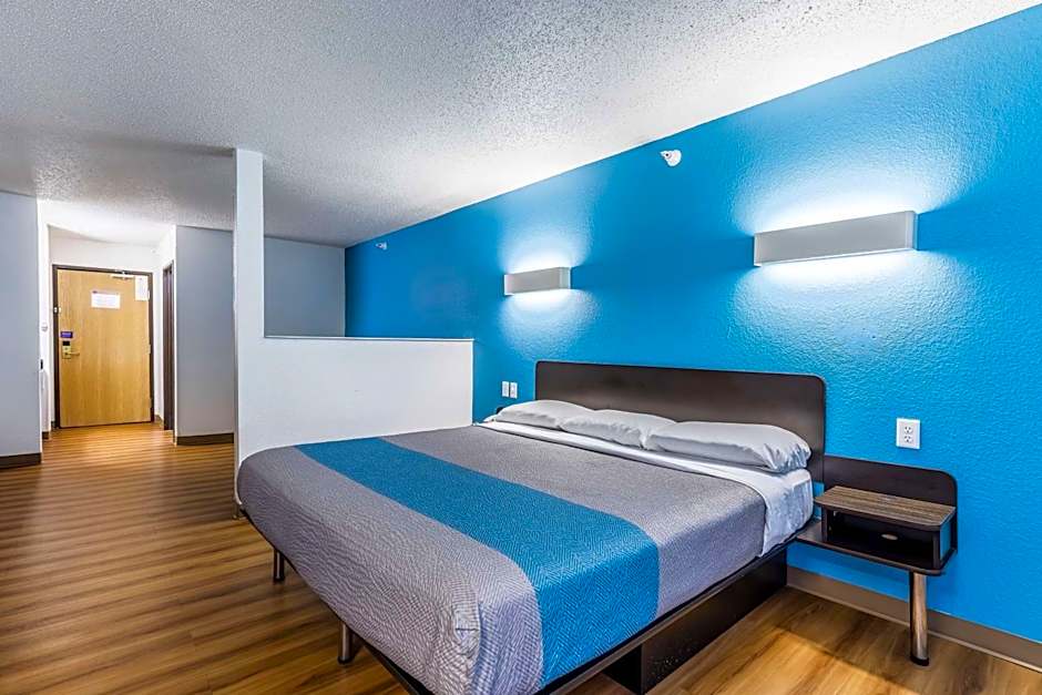 Motel 6-Indianapolis, IN - Southport