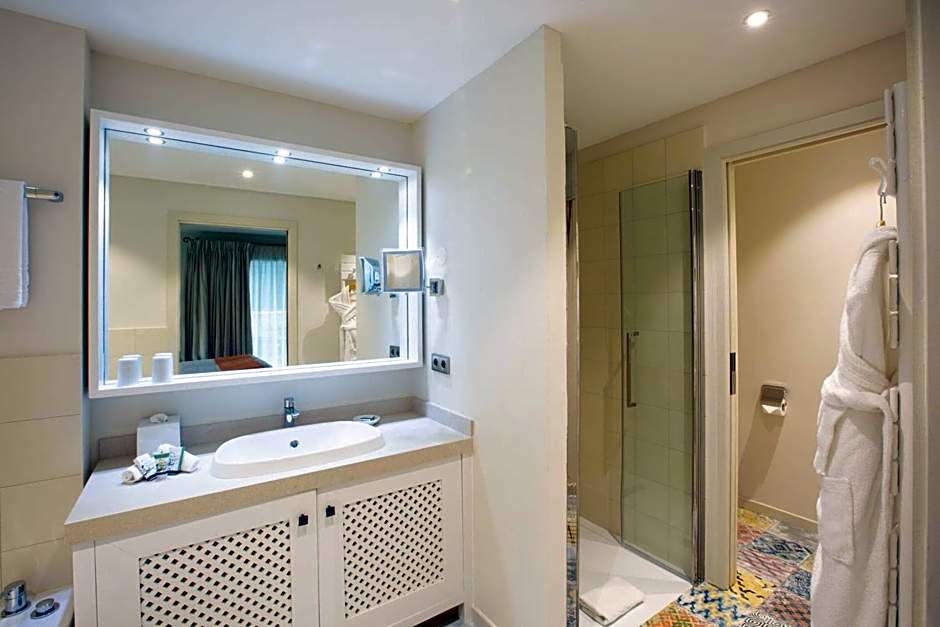 Hotel****Spa & Restaurant Cantemerle