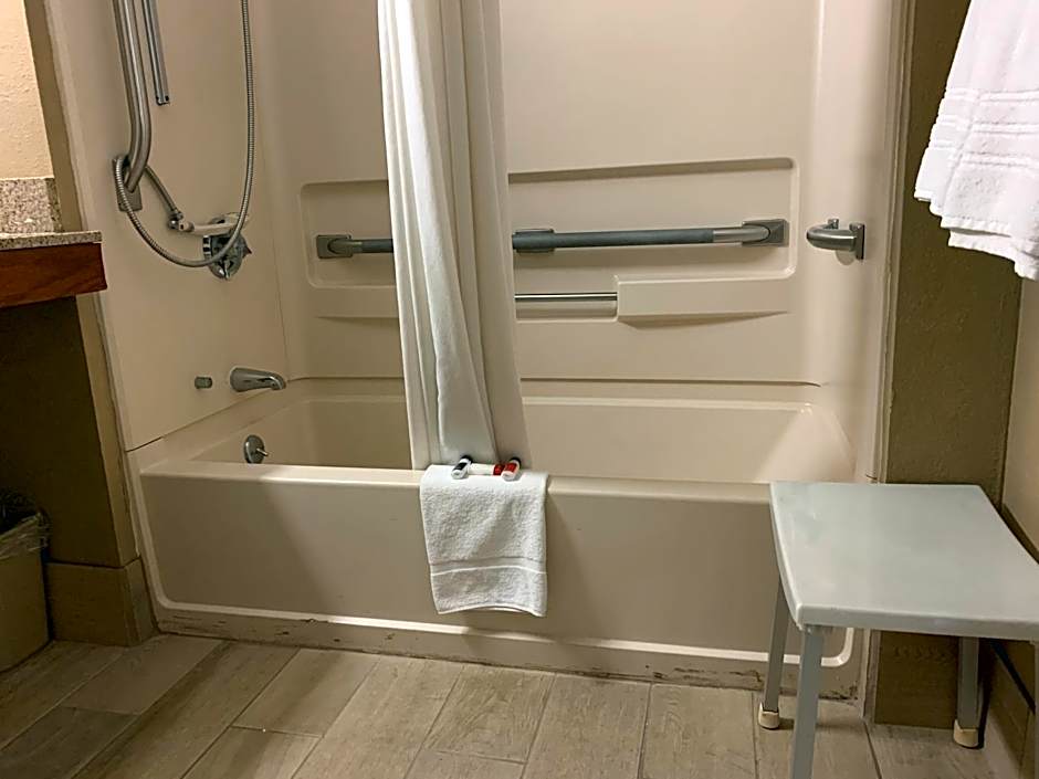 Super 8 by Wyndham Tilton/Lake Winnipesaukee