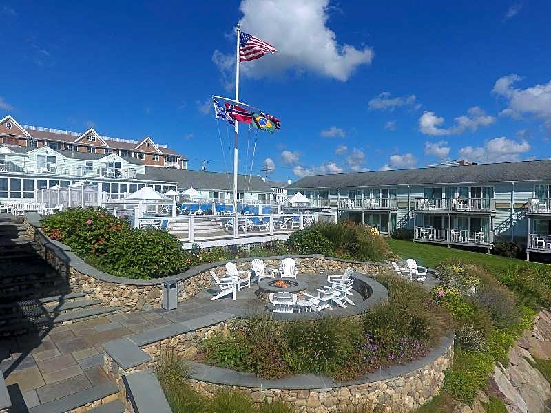 Anchor In Distinctive Waterfront Lodging