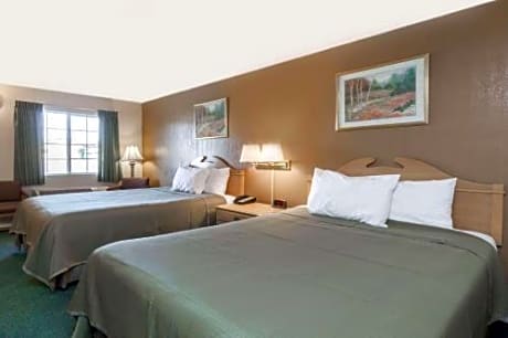 Queen Room with Two Queen Beds  Smoking