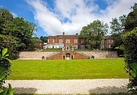 Southcrest Manor Hotel; BW Signature Collection