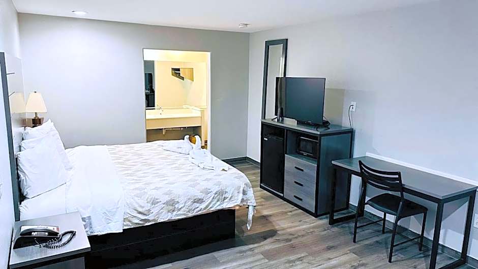 Photo 1 of 5 of 1 King Bed