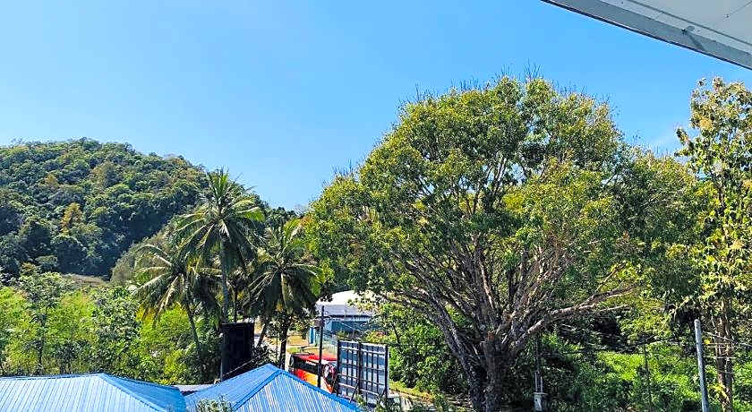 Penarak Bamboo Beach Motel