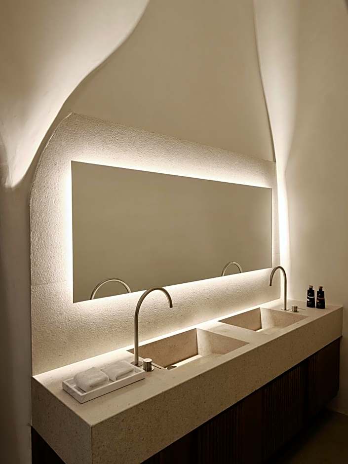 Andronis Luxury Suites
