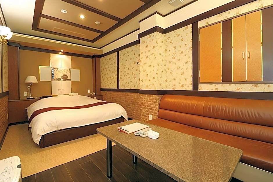 HOTEL TO