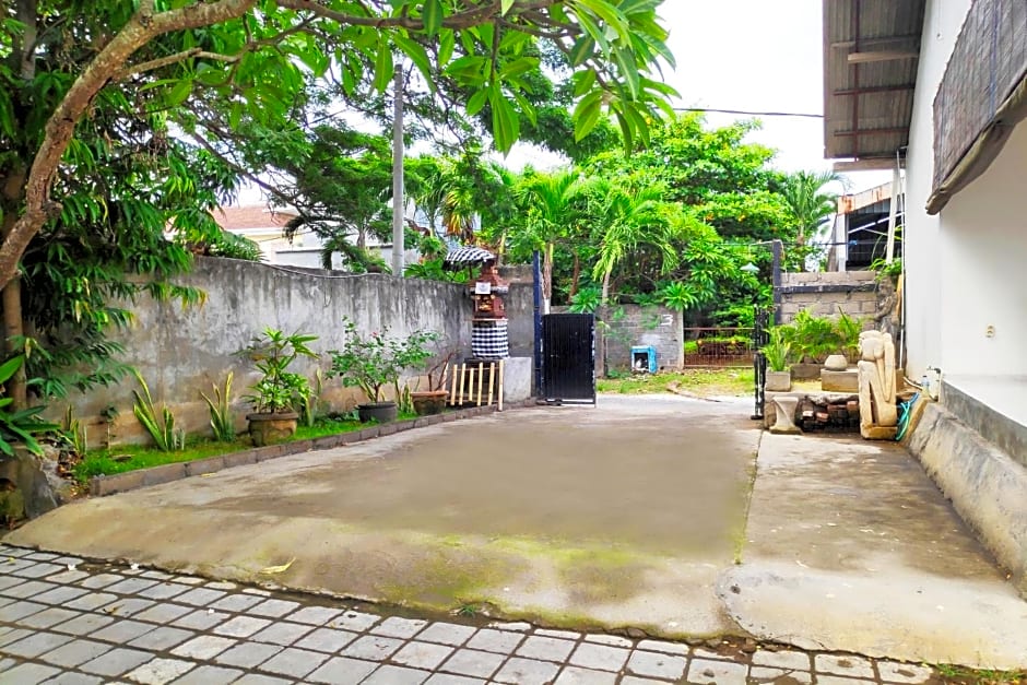 OYO 3833 Abian Villa By Nur Abian